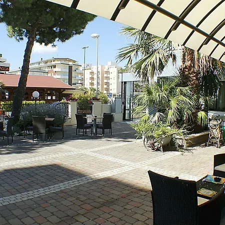 Modena Hotel 3*
