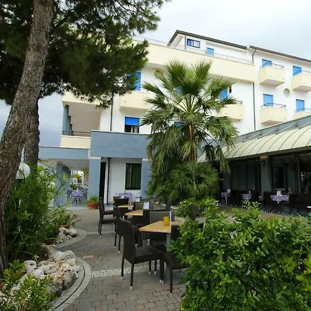 Modena Hotel 3*